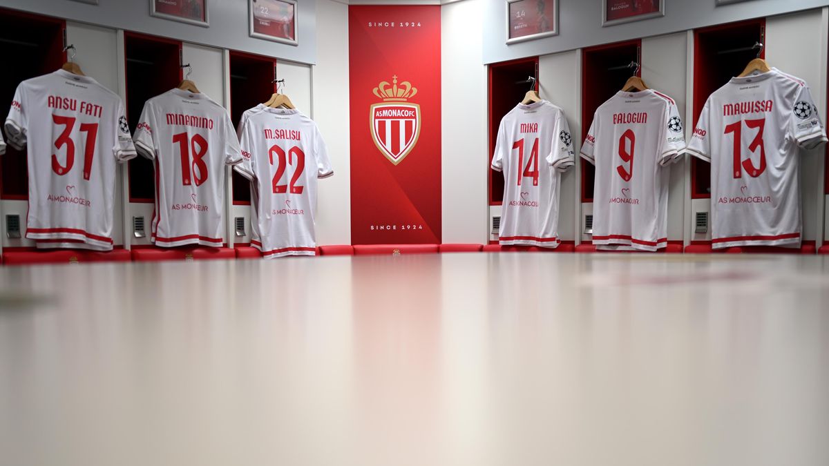 Fanoušek Monaka ukázal unikátní sbírku, má přes tisíc klubových dresů